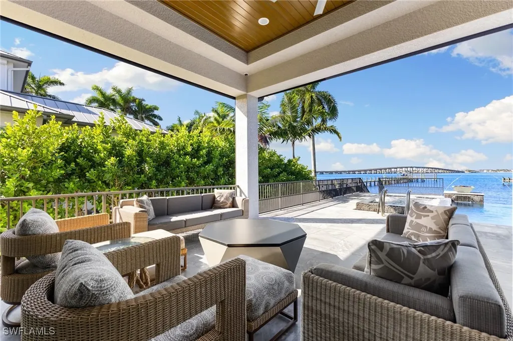 12484 Riverside Drive Fort Myers FL 33919