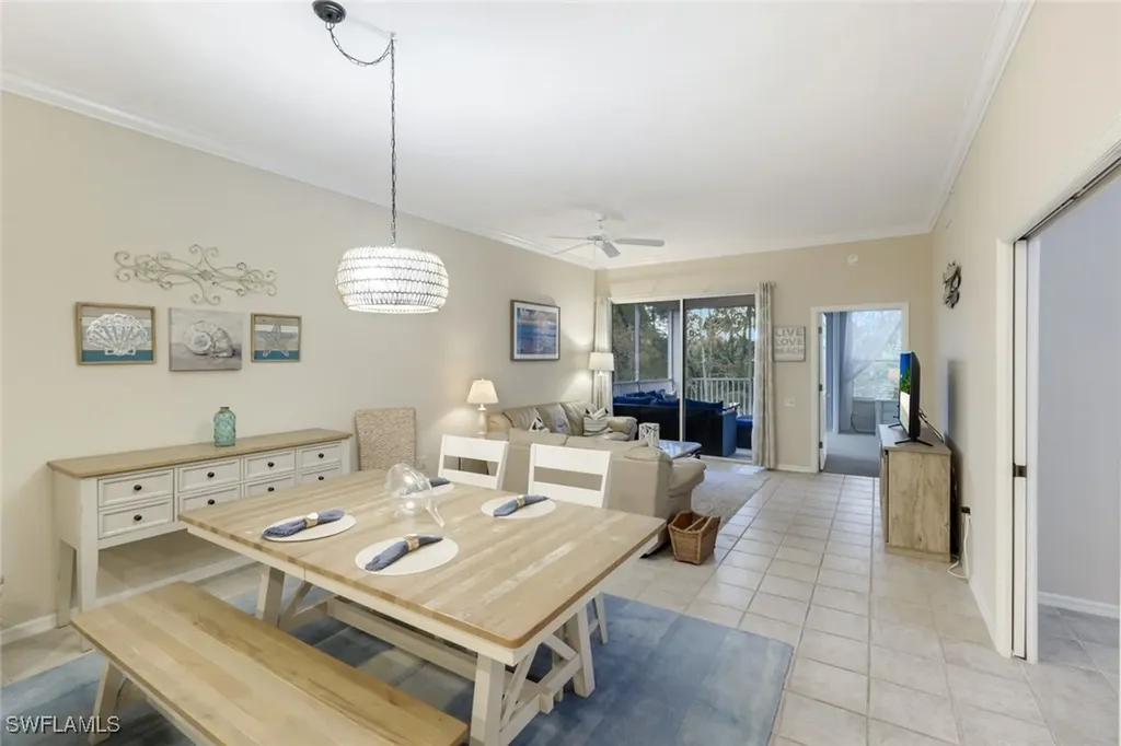 Naples FL, 8267 Parkstone Place, Unit 302