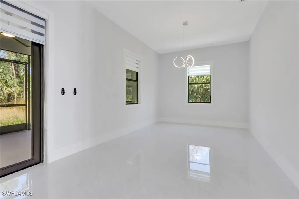 3813 16th Avenue NE Naples FL 34120