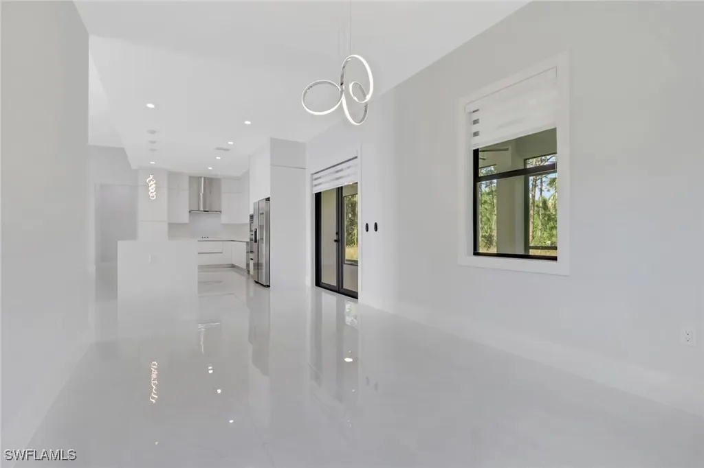 3813 16th Avenue NE Naples FL 34120