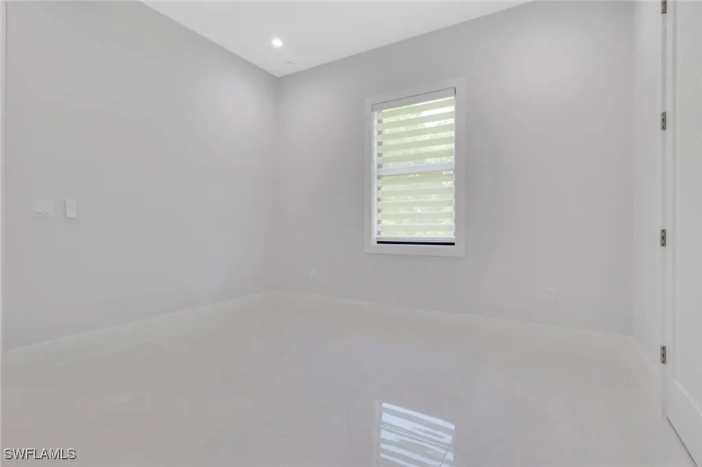 3813 16th Avenue NE Naples FL 34120