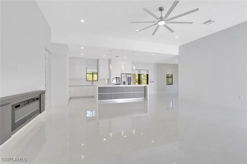 3813 16th Avenue NE Naples FL 34120