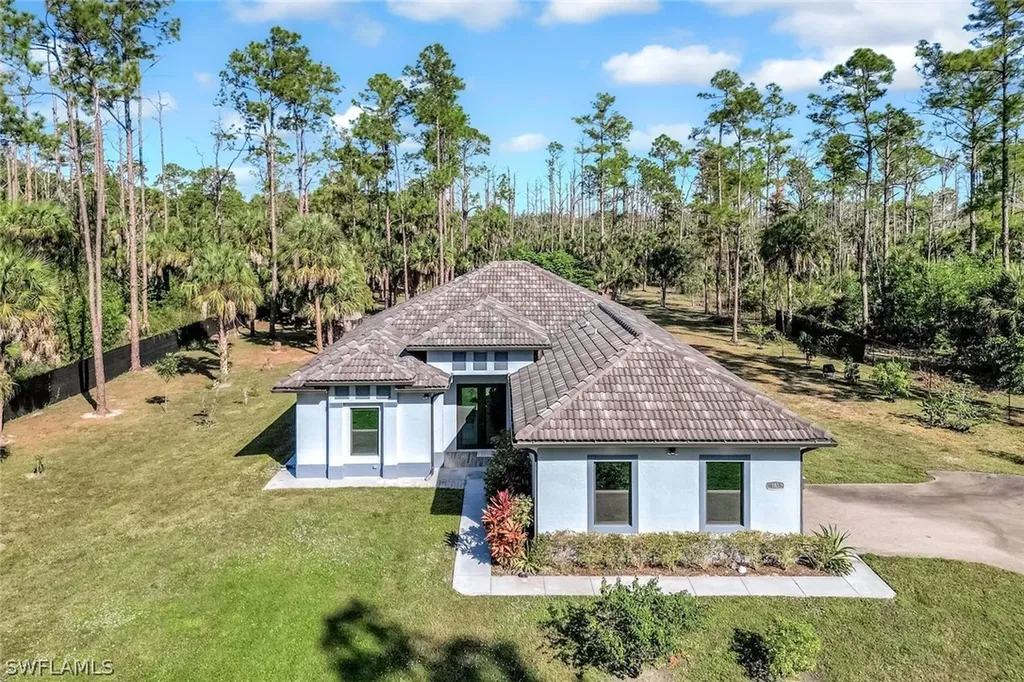 141 20th Avenue NW Naples FL 34120