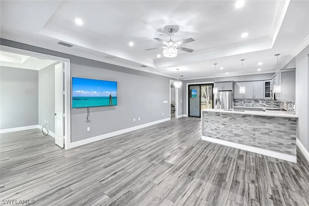 141 20th Avenue NW Naples FL 34120