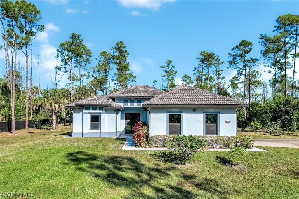 141 20th Avenue NW Naples FL 34120