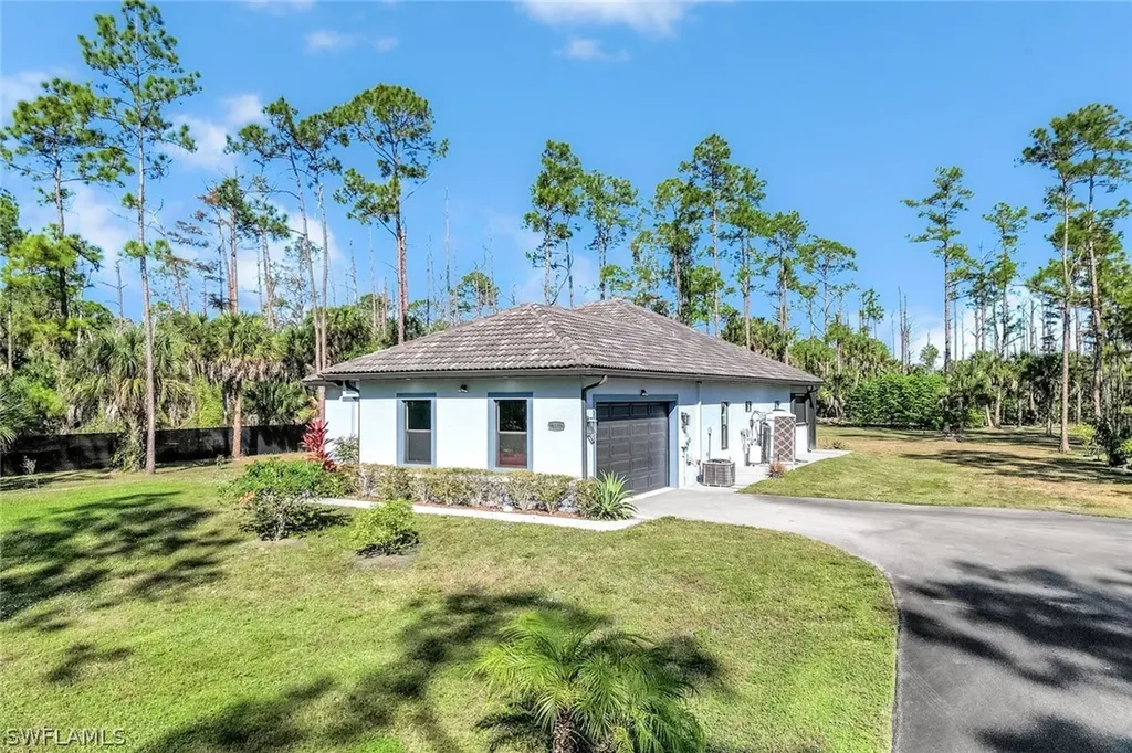 141 20th Avenue NW Naples FL 34120