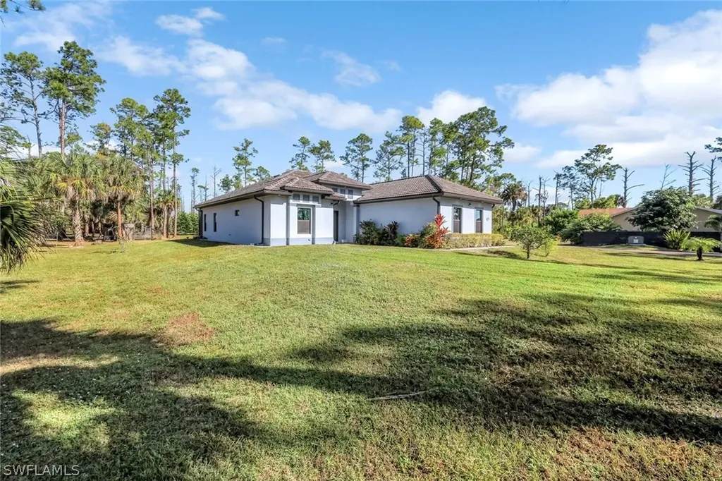 141 20th Avenue NW Naples FL 34120