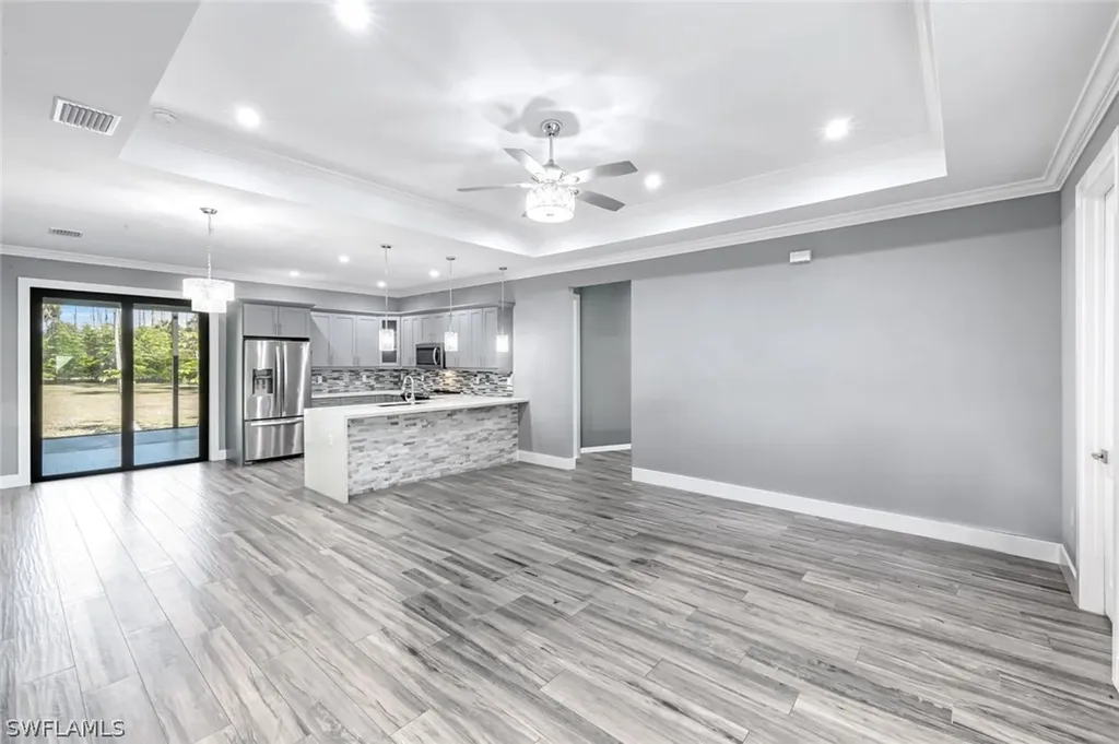 141 20th Avenue NW Naples FL 34120