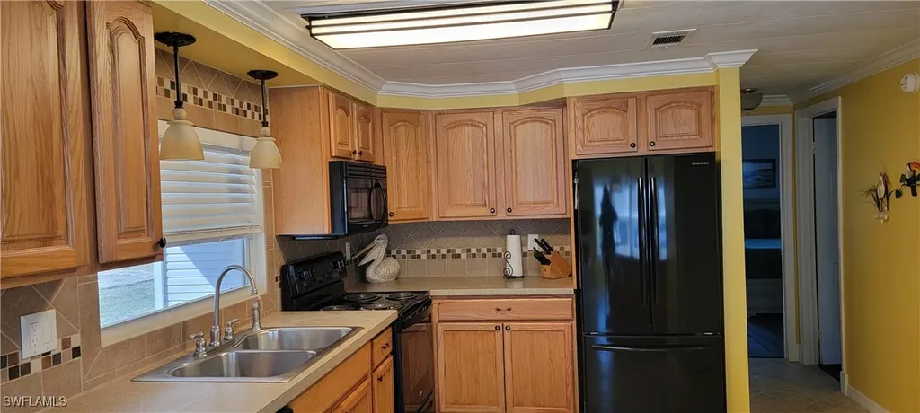 4700 Tahiti Drive Bonita Springs FL 34134