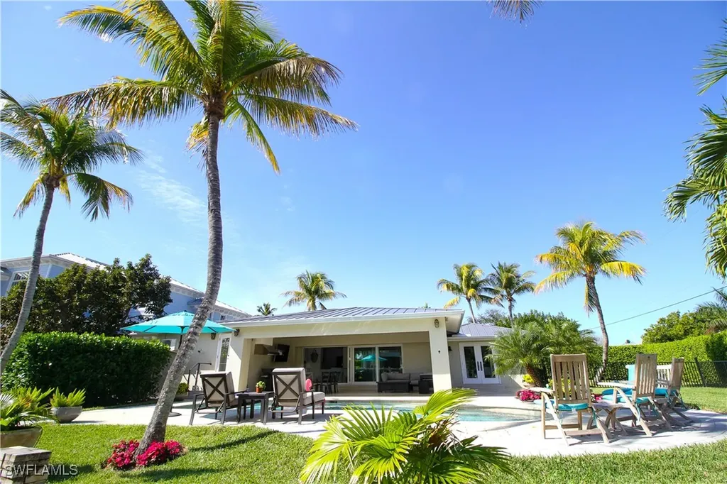 1645 Mullet Court Naples FL 34102