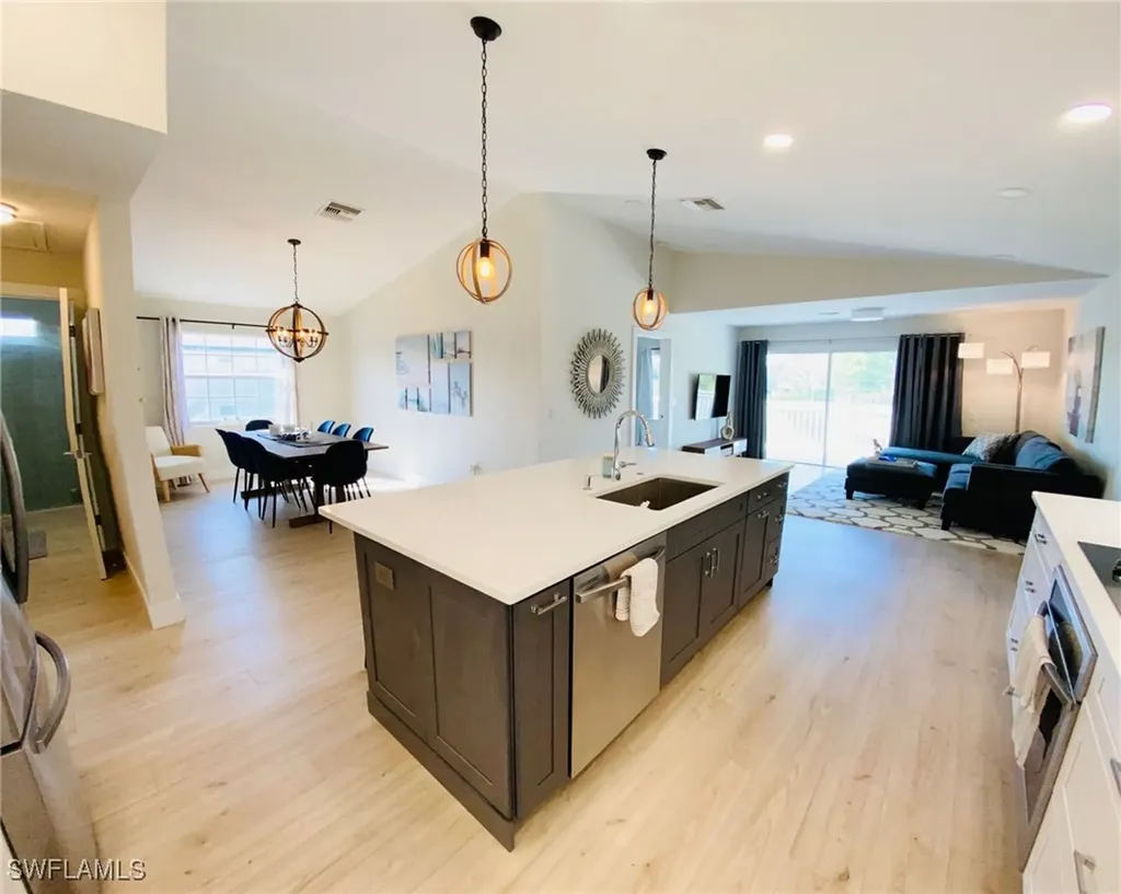803 104th Avenue N Naples FL 34108