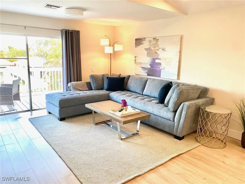 803 104th Avenue N Naples FL 34108