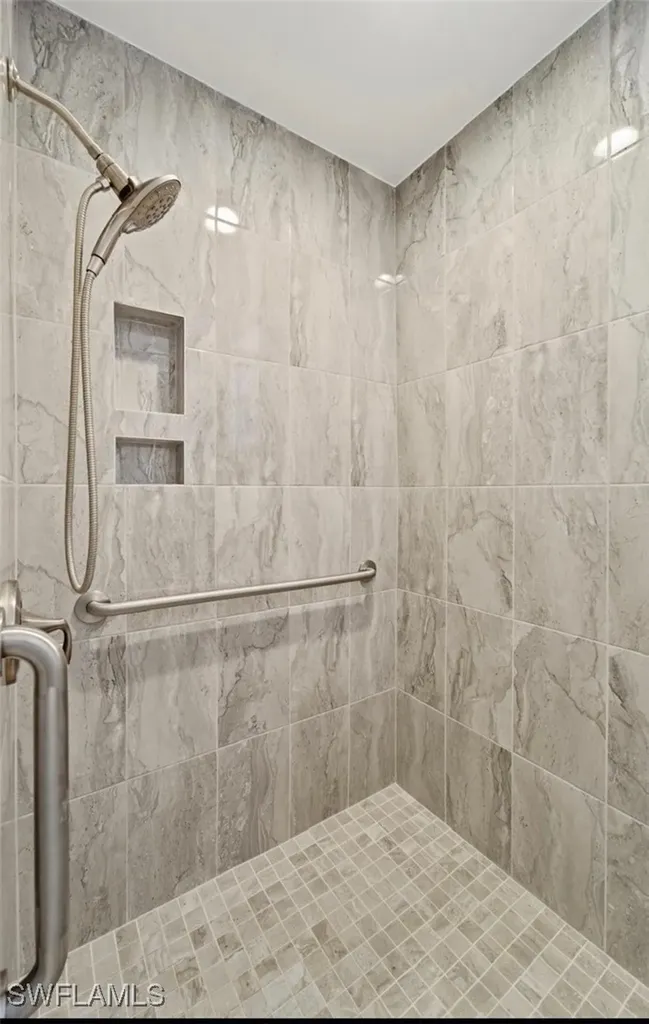 10024 Heather Lane Naples FL 34119