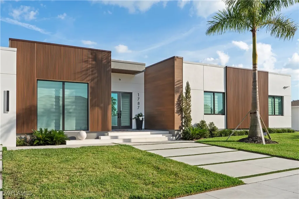 1787 Dogwood Drive Marco Island FL 34145