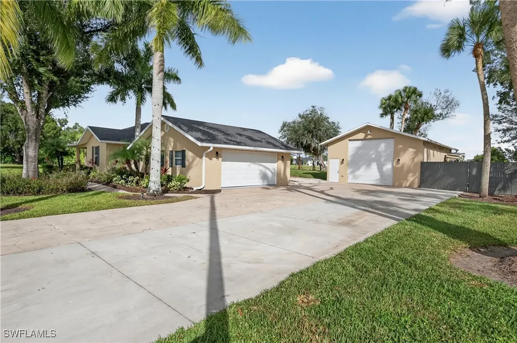 17060 Cypress Creek Drive North Fort Myers FL 33917