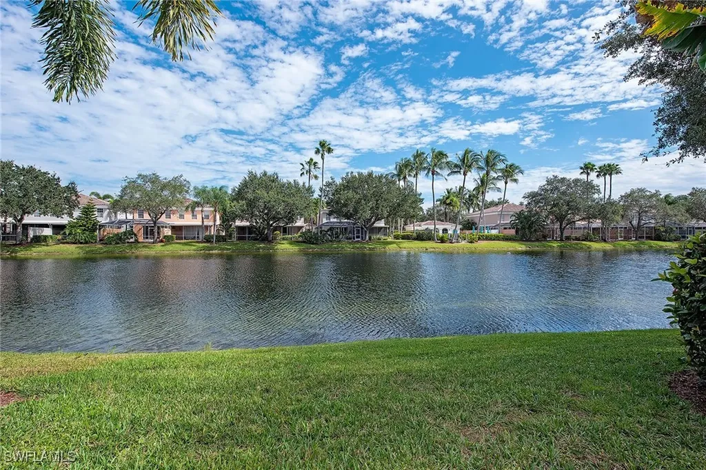 5697 Cove Circle Naples FL 34119