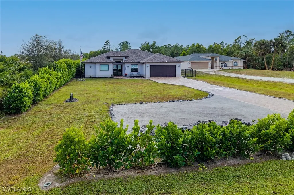 548 47th Avenue NE Naples FL 34120