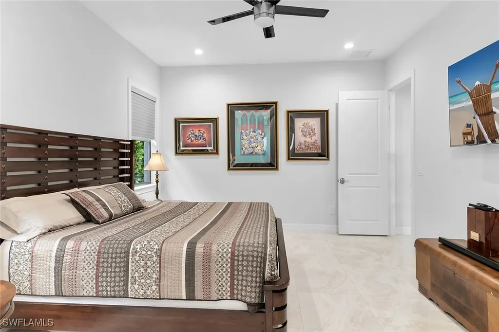 548 47th Avenue NE Naples FL 34120