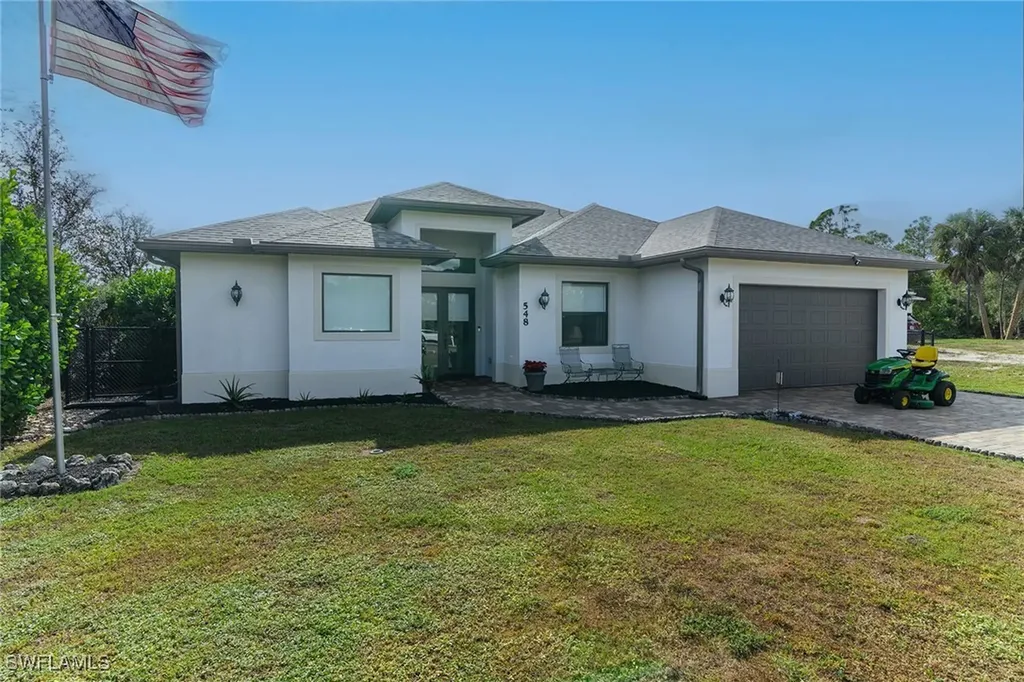 548 47th Avenue NE Naples FL 34120