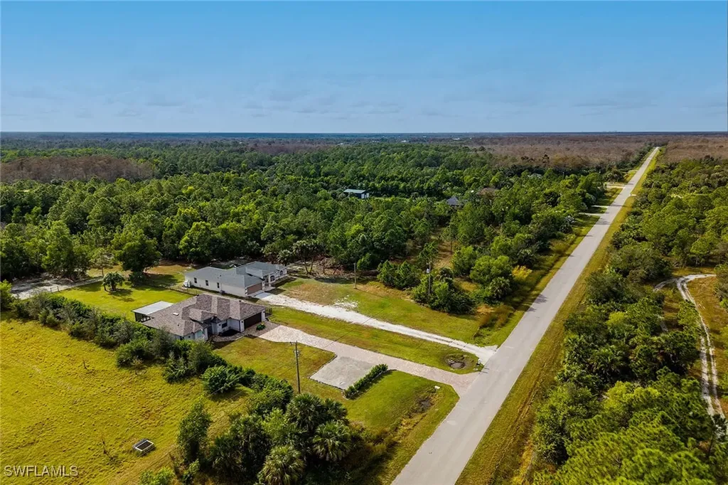 548 47th Avenue NE Naples FL 34120