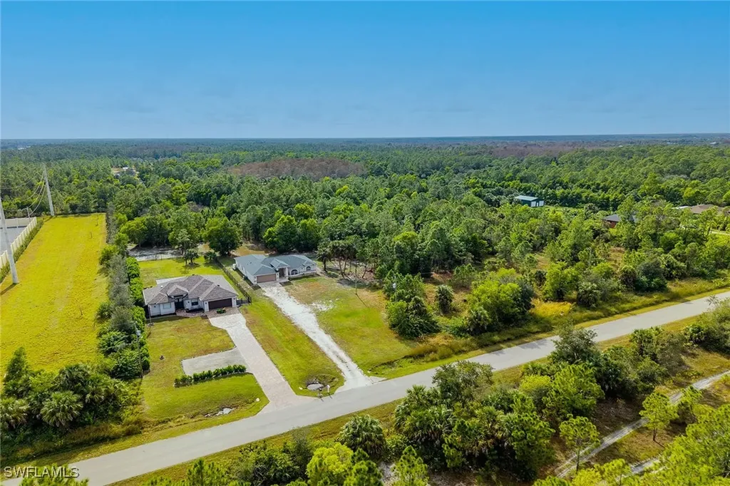 548 47th Avenue NE Naples FL 34120