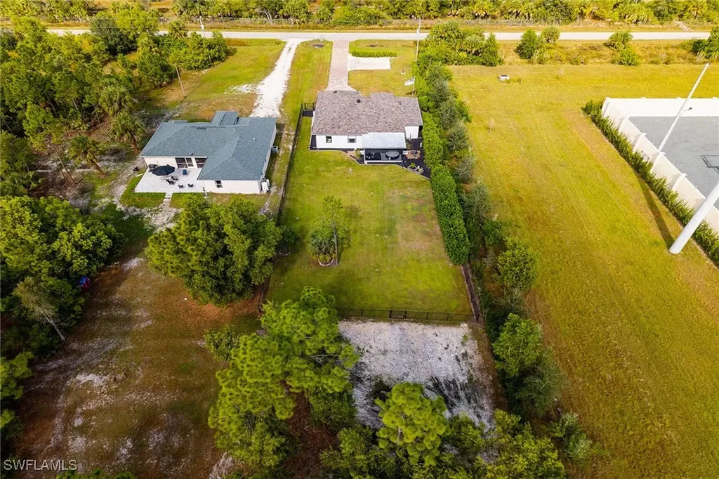 548 47th Avenue NE Naples FL 34120