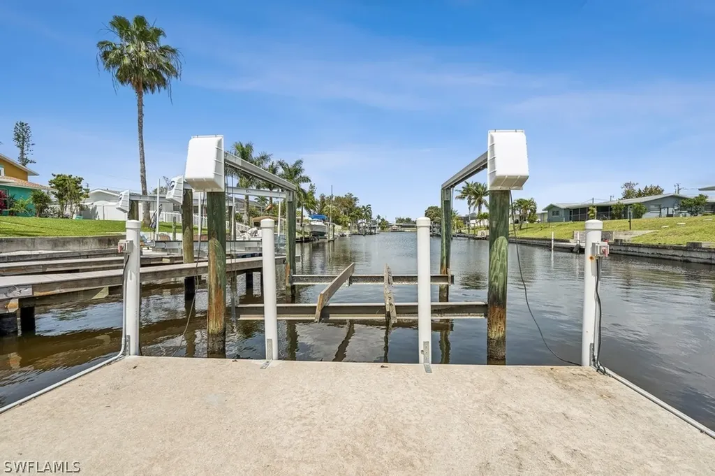 1627 SE 29th Terrace Cape Coral FL 33904