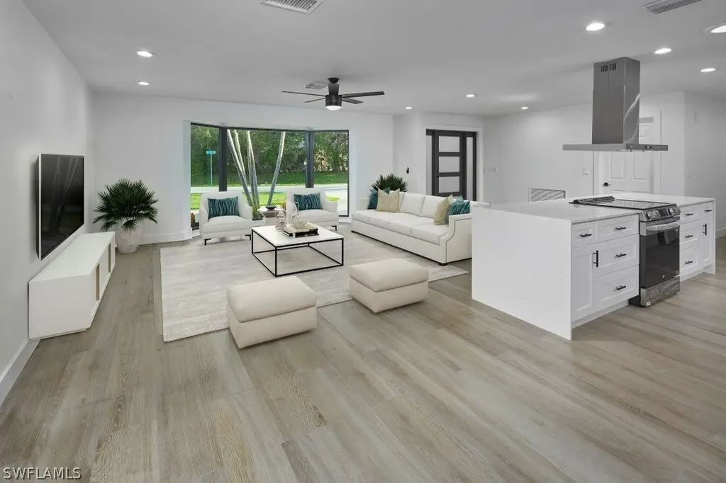 1627 SE 29th Terrace Cape Coral FL 33904