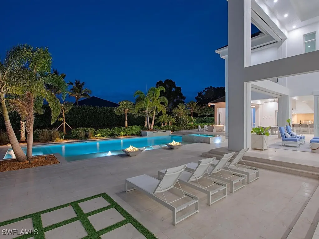 188 West Street Naples FL 34108