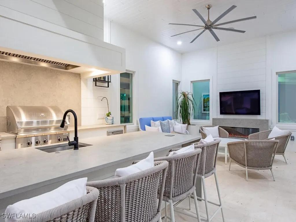 188 West Street Naples FL 34108