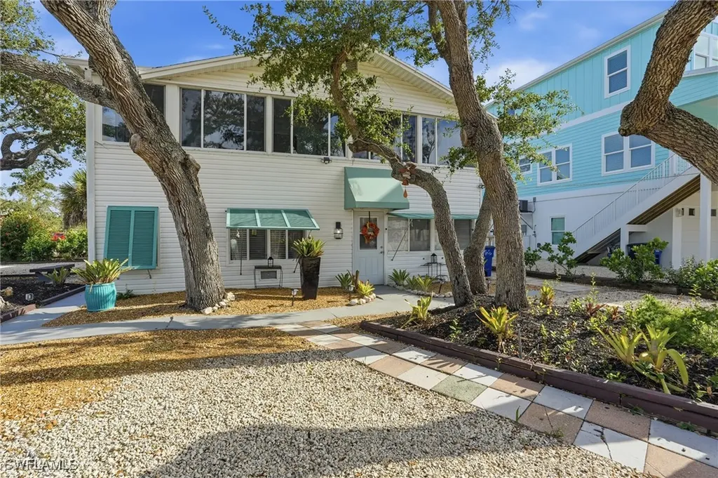 5474 Oak Ridge Avenue Fort Myers Beach FL 33931