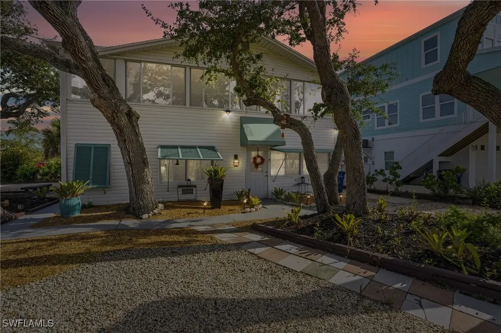 5474 Oak Ridge Avenue Fort Myers Beach FL 33931