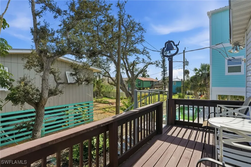 5474 Oak Ridge Avenue Fort Myers Beach FL 33931
