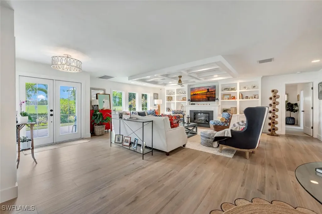 200 Burning Tree Drive Naples FL 34105