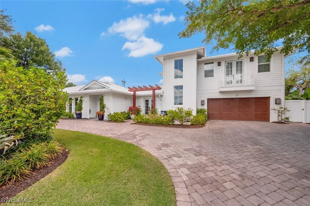 200 Burning Tree Drive Naples FL 34105