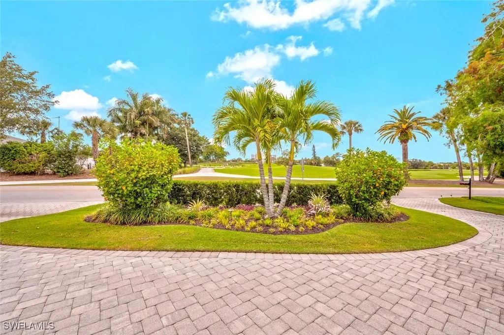 200 Burning Tree Drive Naples FL 34105