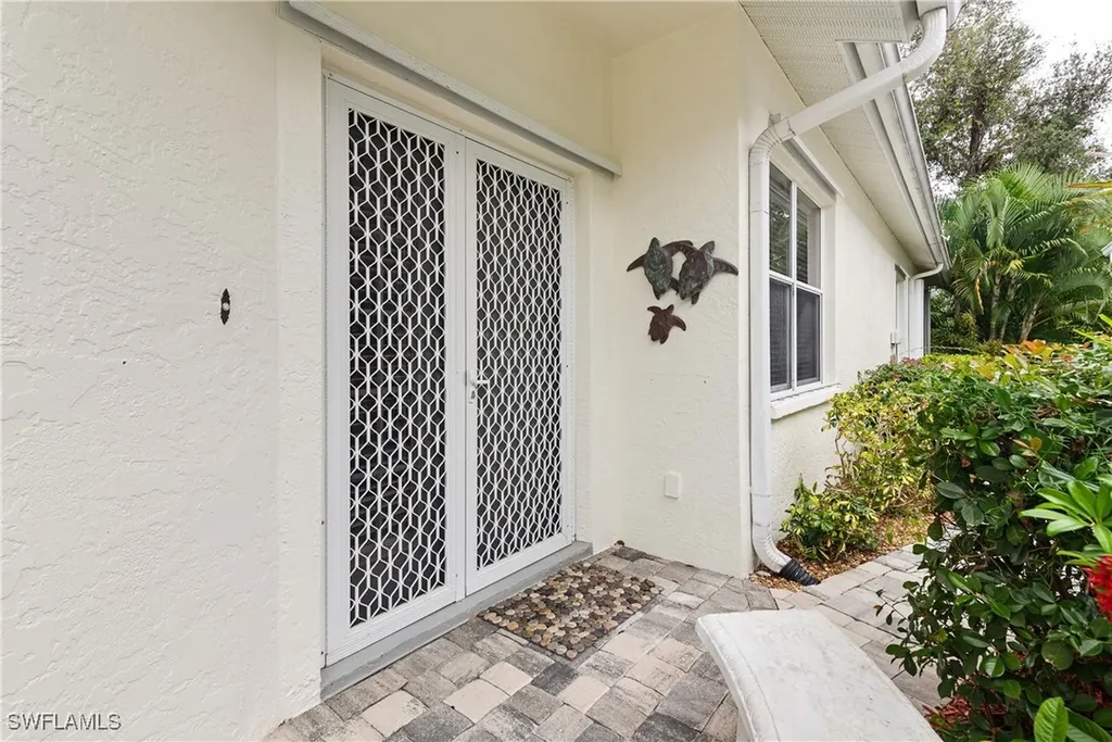 455 Crossfield Circle Naples FL 34104