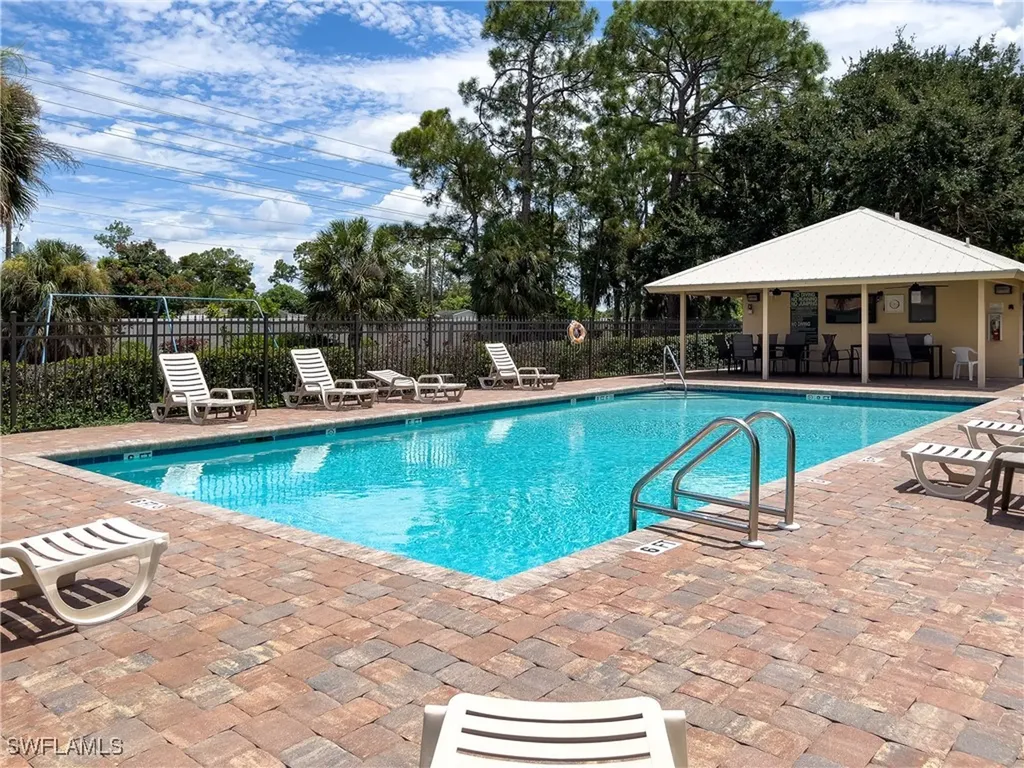 455 Crossfield Circle Naples FL 34104