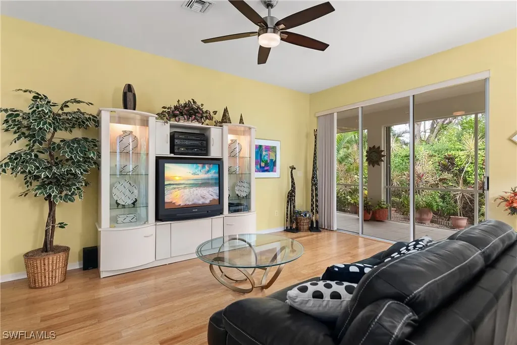 455 Crossfield Circle Naples FL 34104