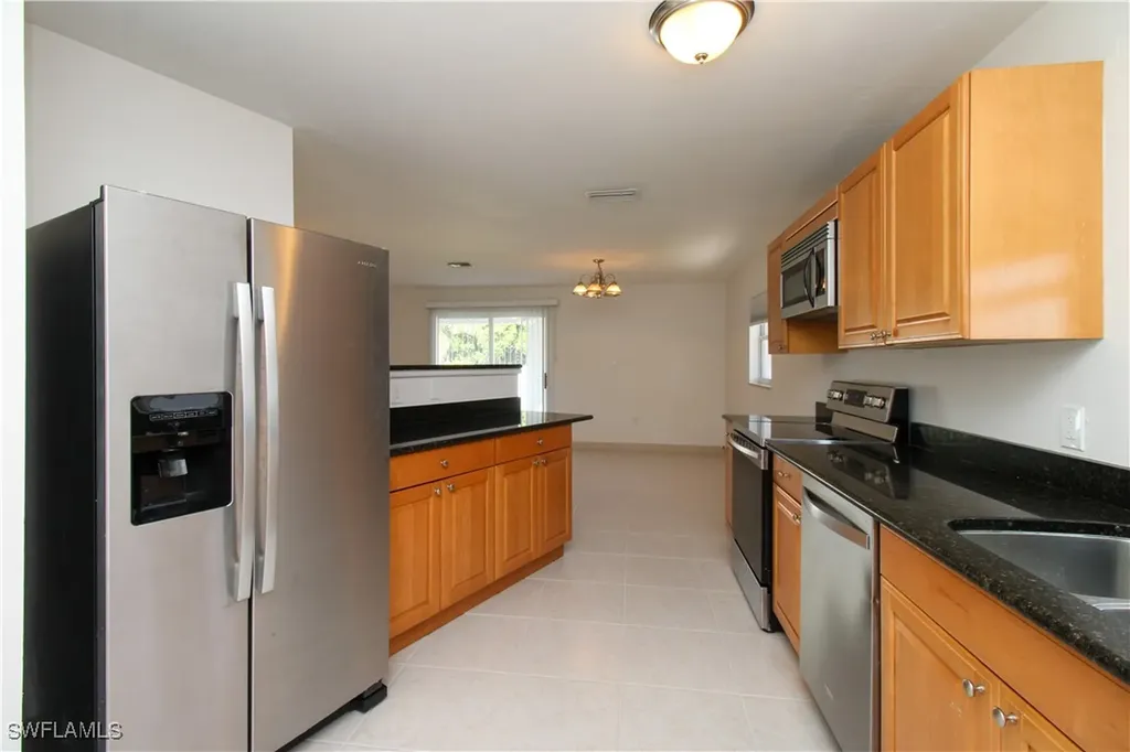 615 108th Avenue N Naples FL 34108
