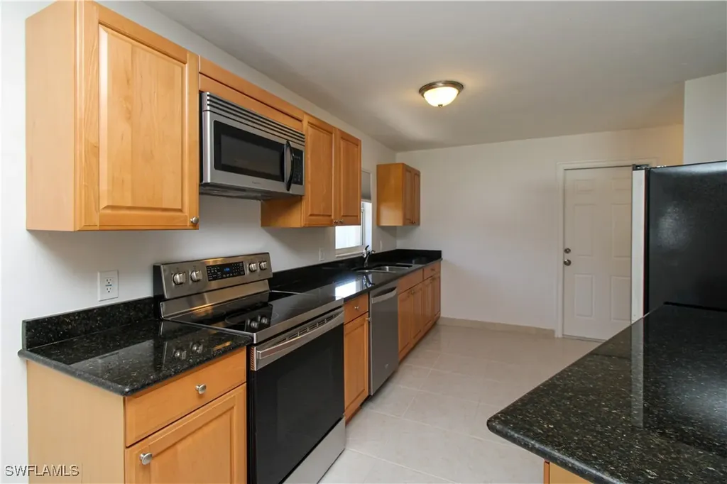 615 108th Avenue N Naples FL 34108