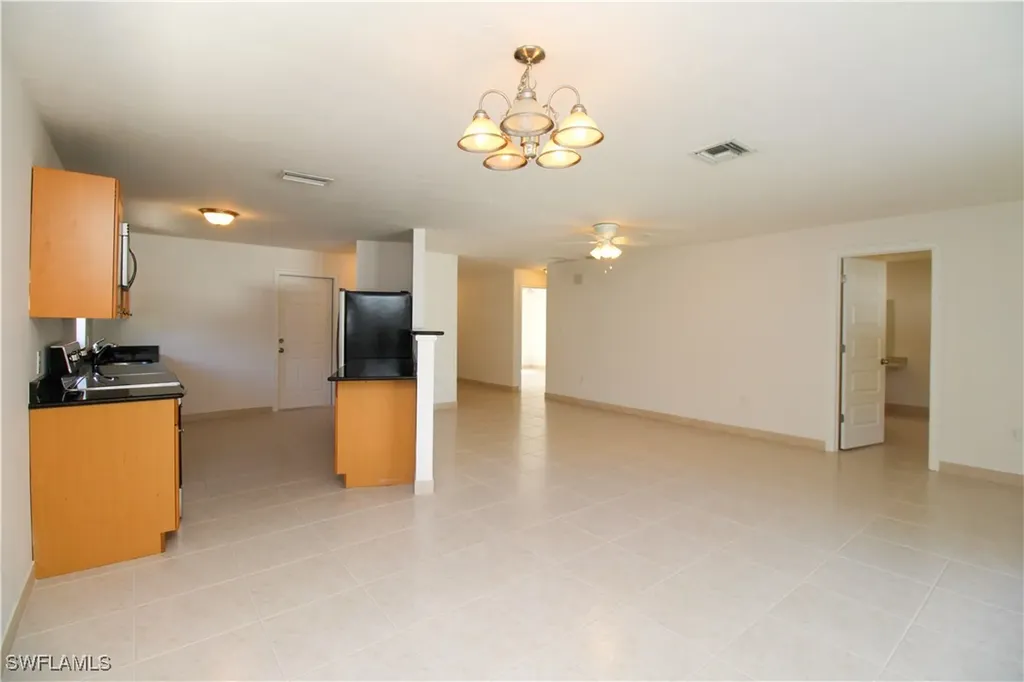 615 108th Avenue N Naples FL 34108