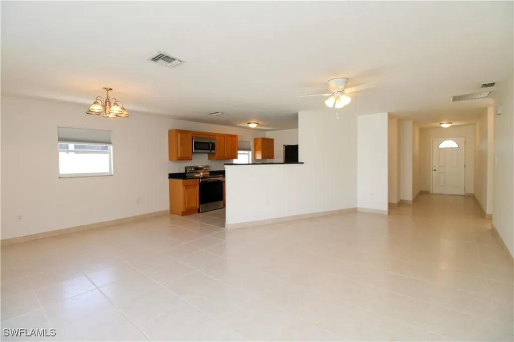 615 108th Avenue N Naples FL 34108