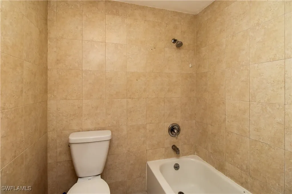 615 108th Avenue N Naples FL 34108