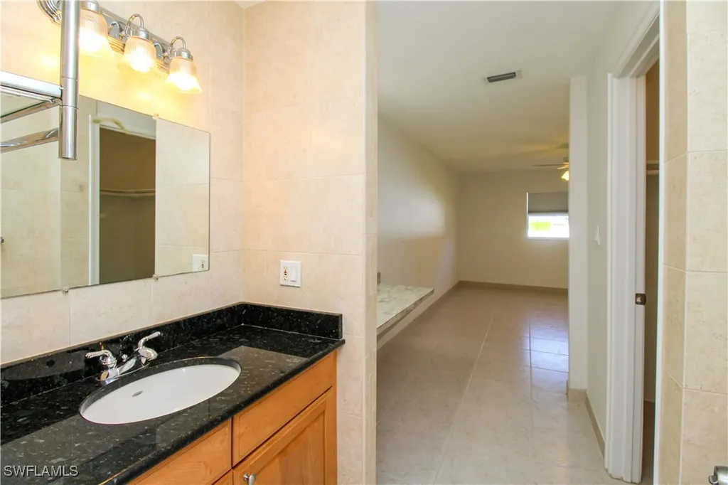 615 108th Avenue N Naples FL 34108
