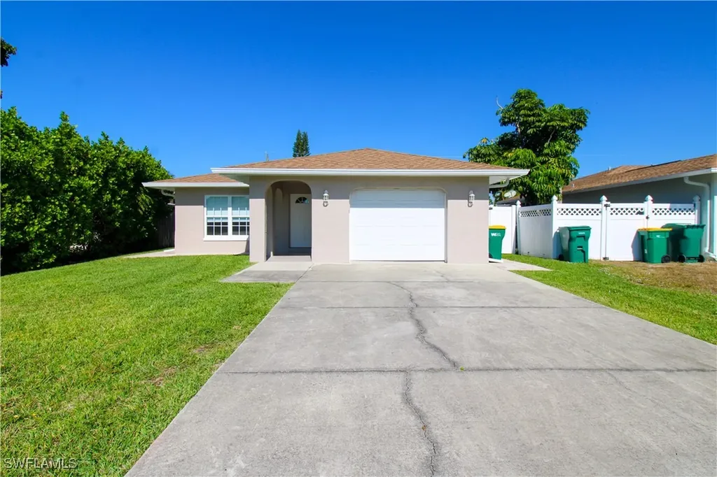 615 108th Avenue N Naples FL 34108