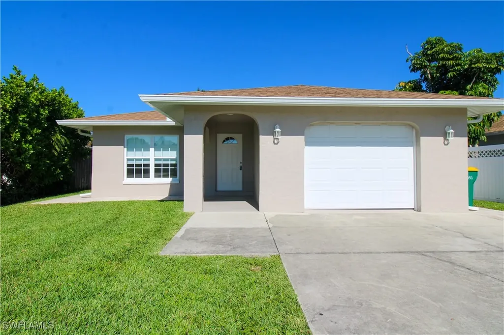 615 108th Avenue N Naples FL 34108