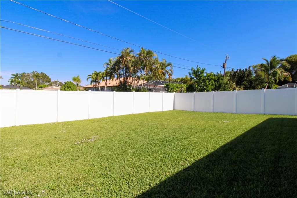 615 108th Avenue N Naples FL 34108