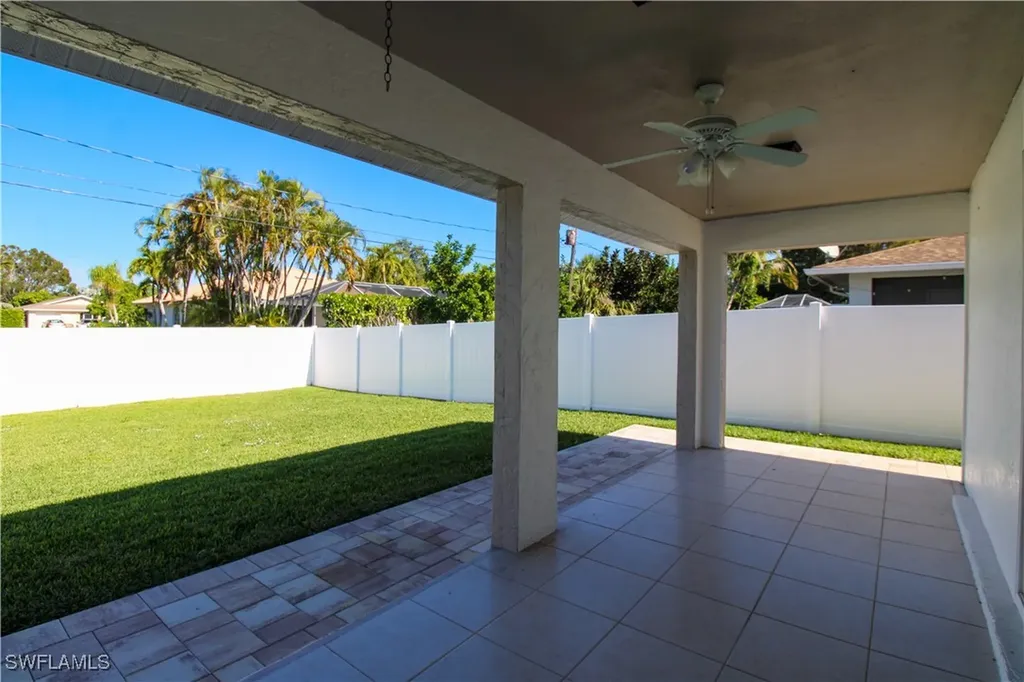 615 108th Avenue N Naples FL 34108