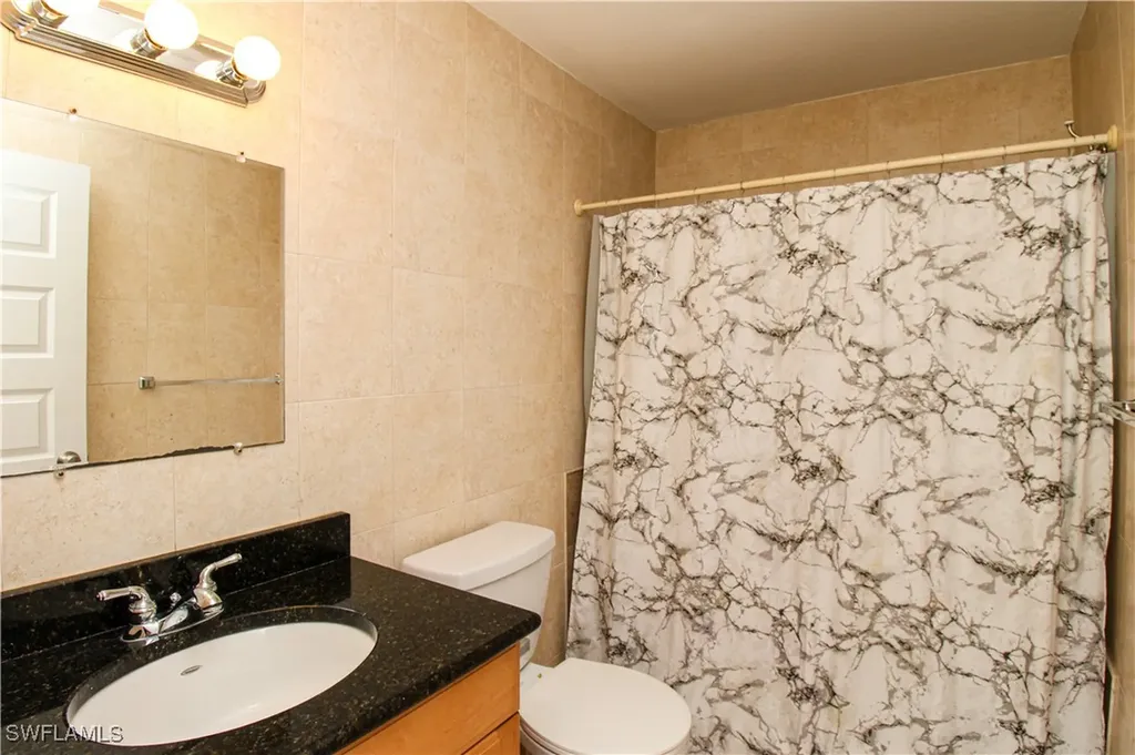 615 108th Avenue N Naples FL 34108